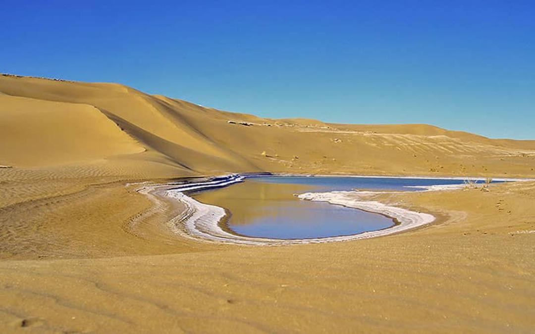دریاچه ای در وسط منطقه کویری مصر