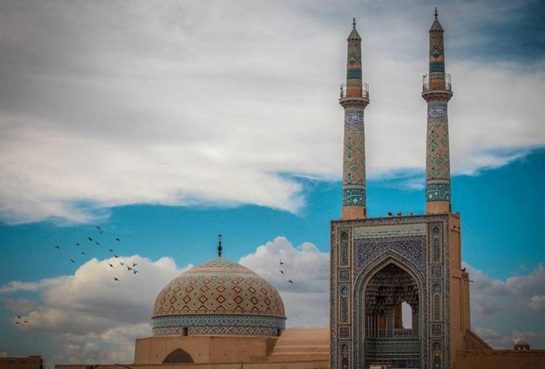 تصویر گنبد و گلدسته های مسجد ناصری بندر عباس