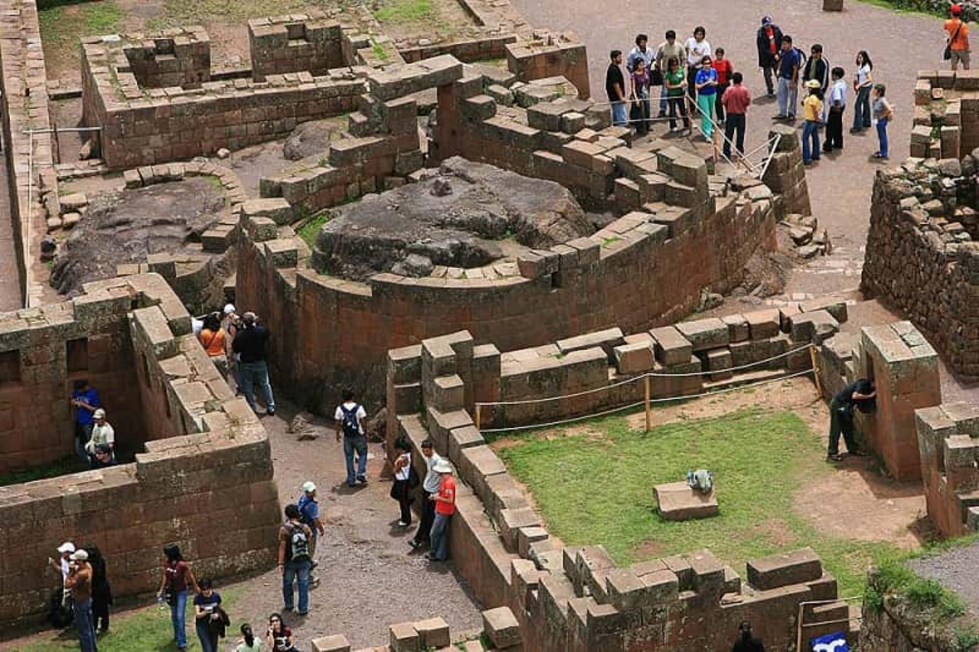 ساعت آفتابی سنگی؛ پرو
