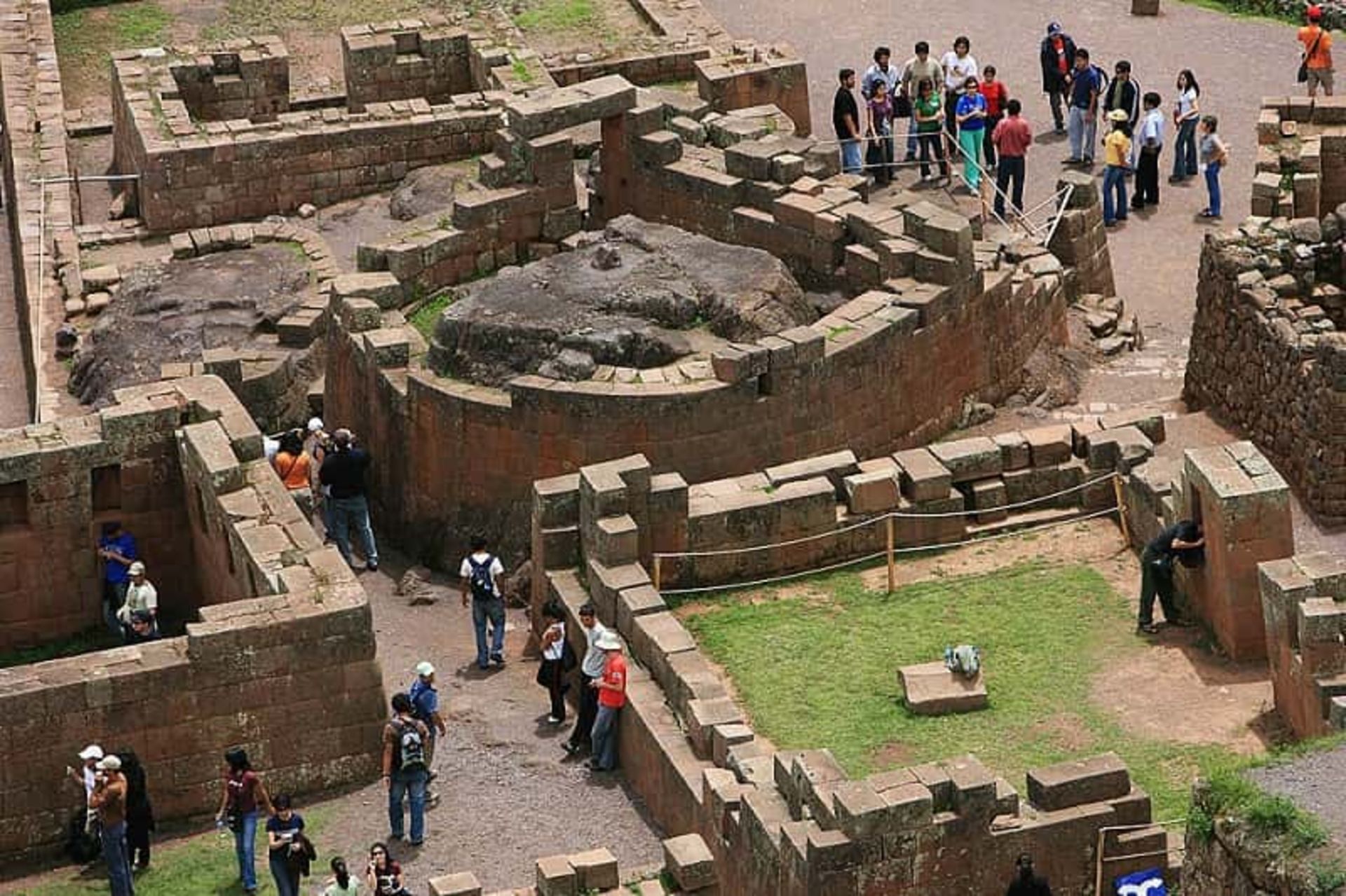 ساعت آفتابی سنگی؛ پرو