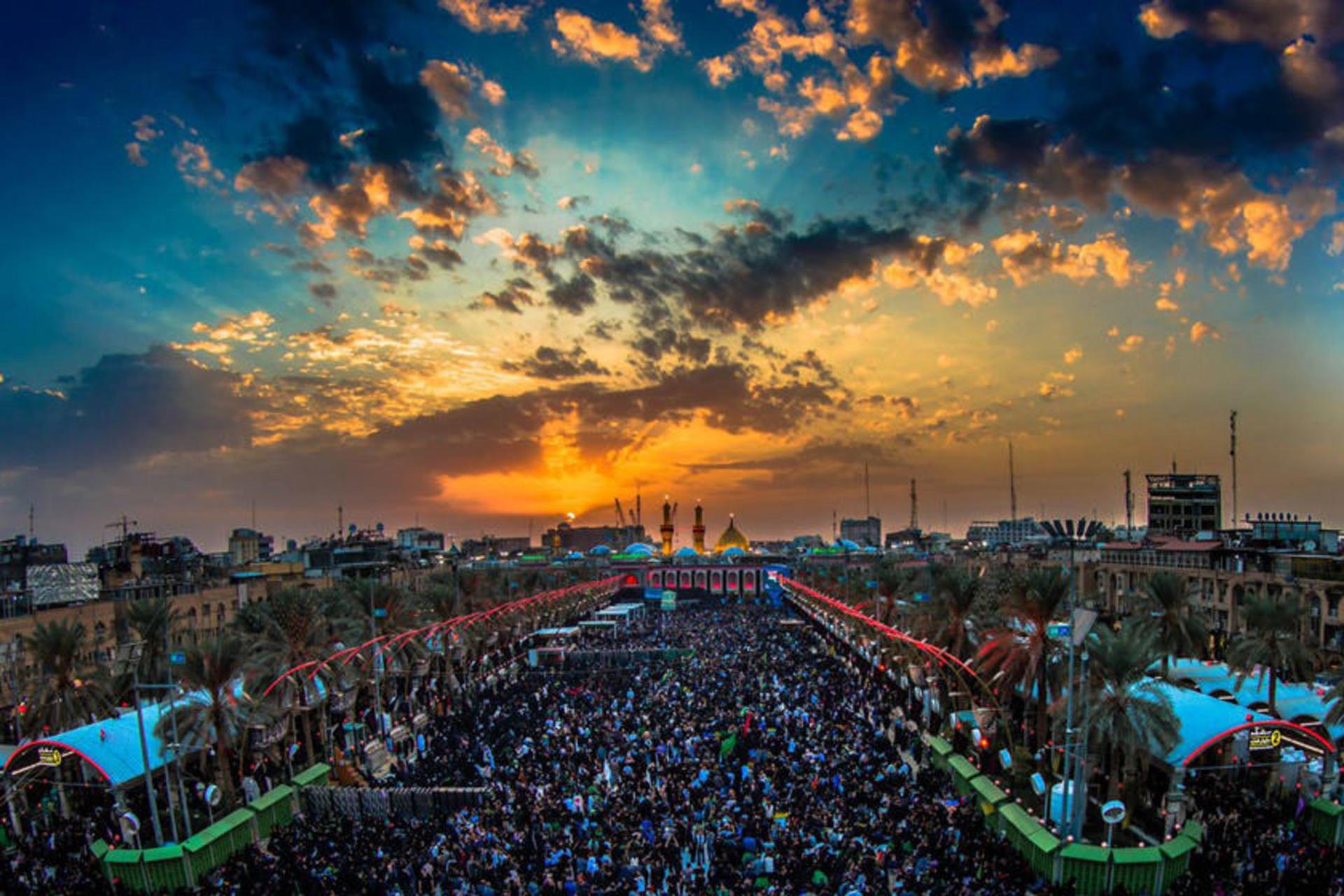 عزاداران در بین الحرمین کربلای معلی