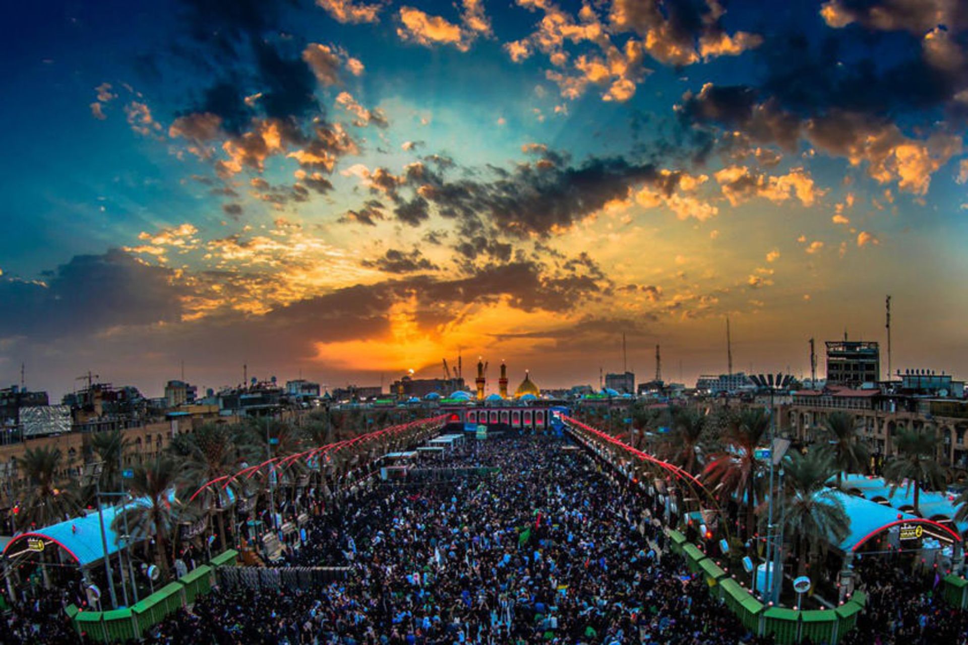 عزاداران در بین الحرمین کربلای معلی