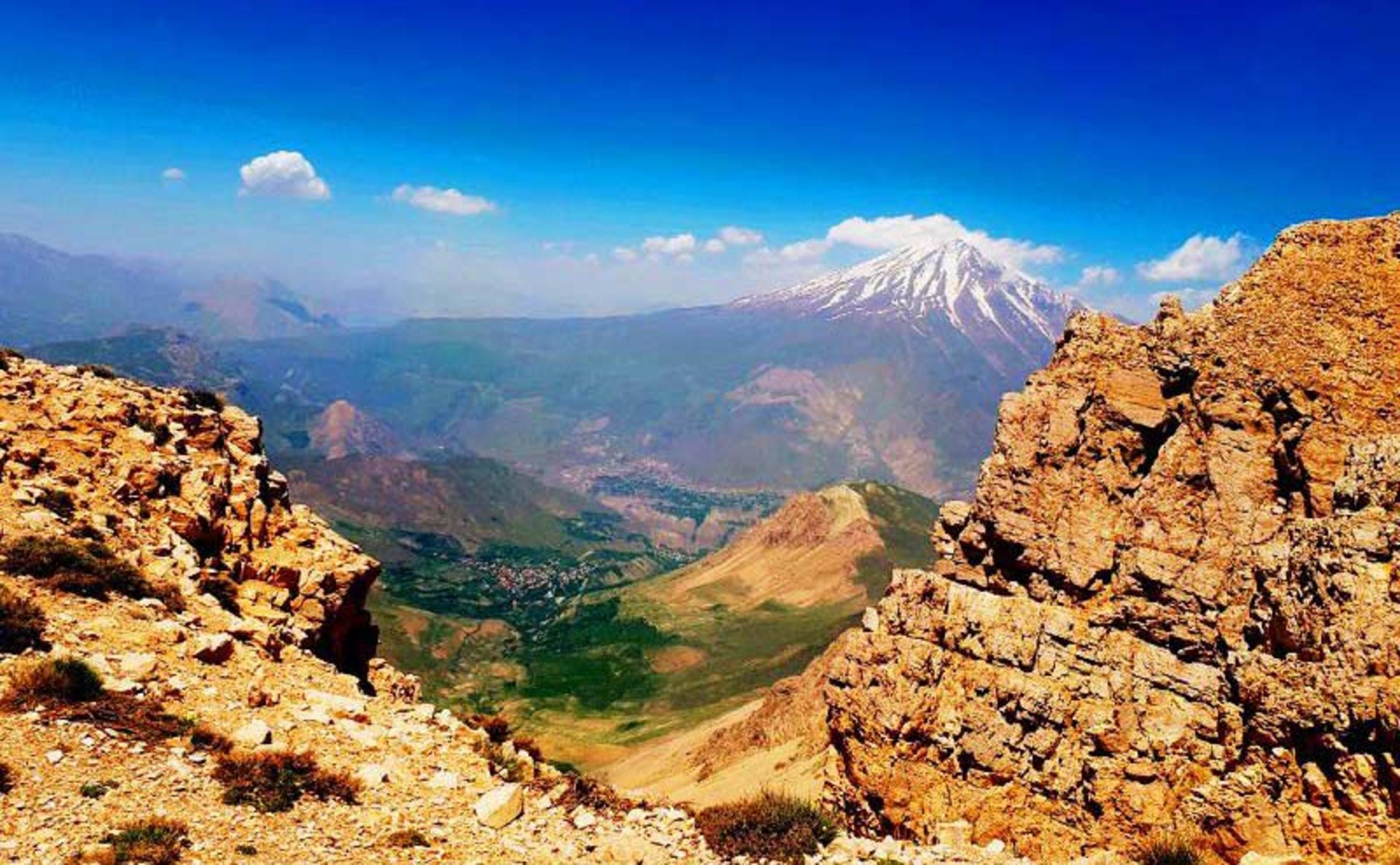 کوه‌های پاشوره در اطراف روستای نوا