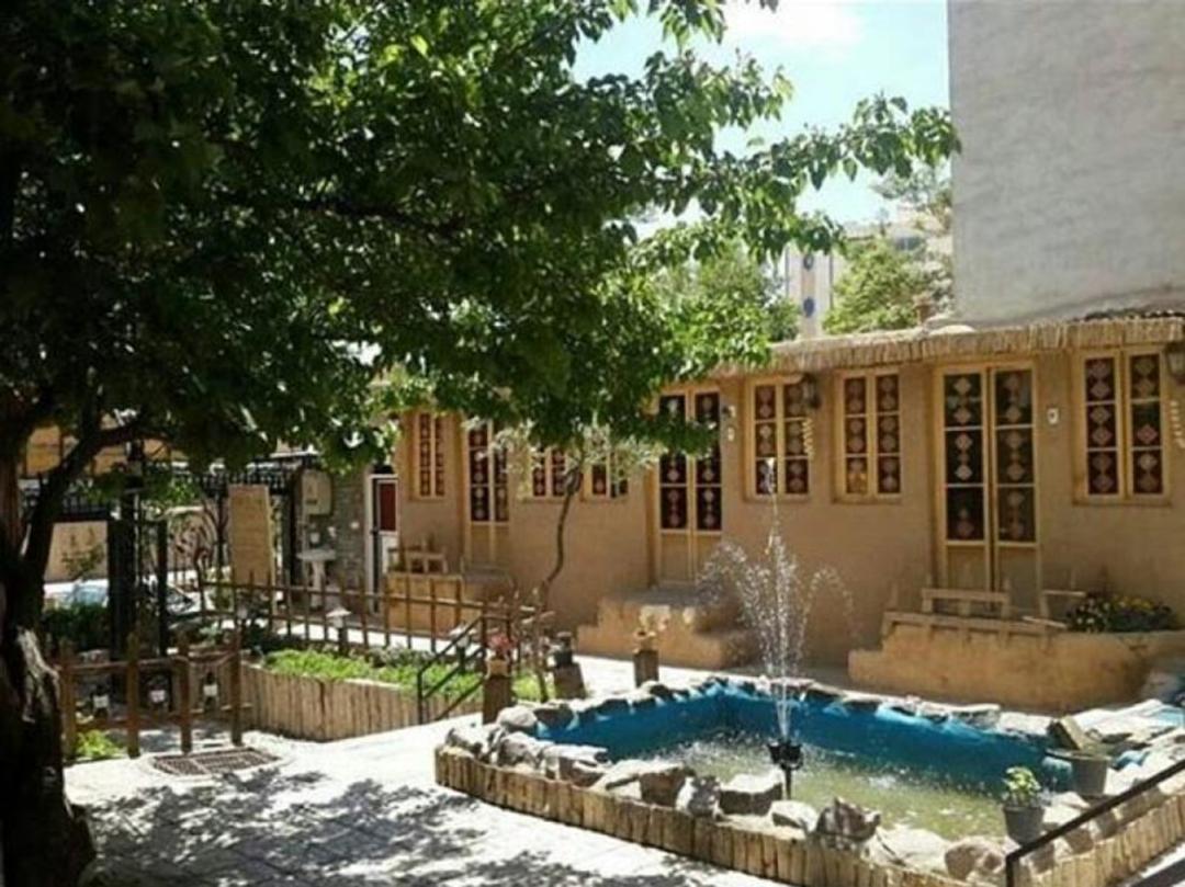سفره خانه سنتی عمارت شاهرود