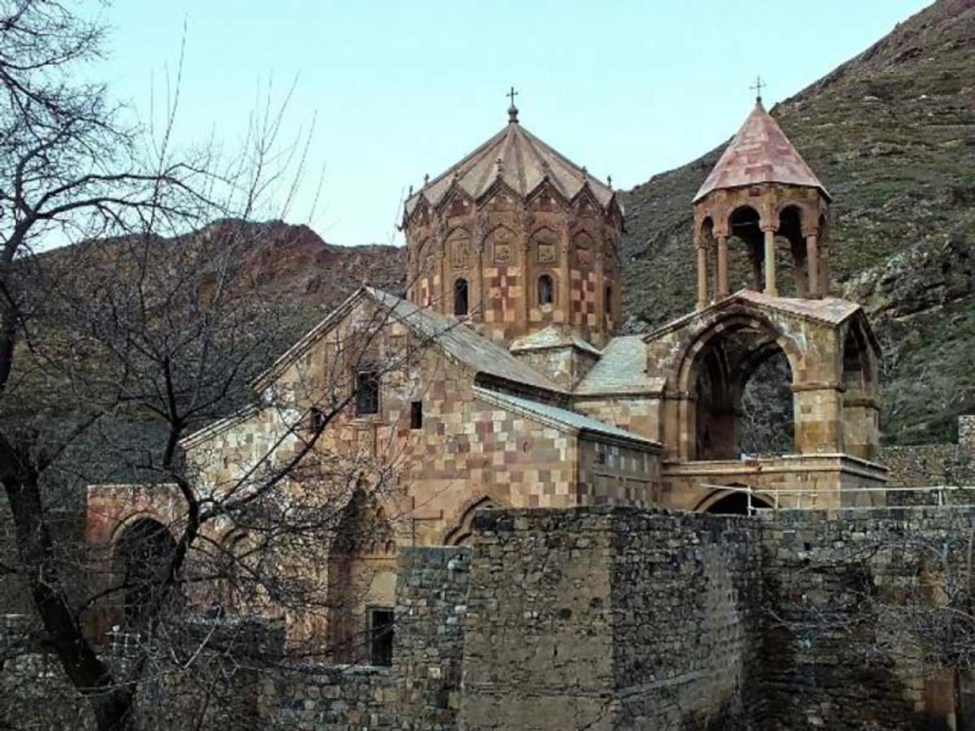 نمای بیرونی کلیسای سنت استپانوس در جلفا
