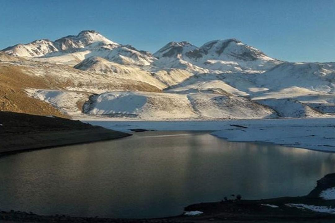 طبیعت زمستانی دریاچه طاووس گولی اردبیل