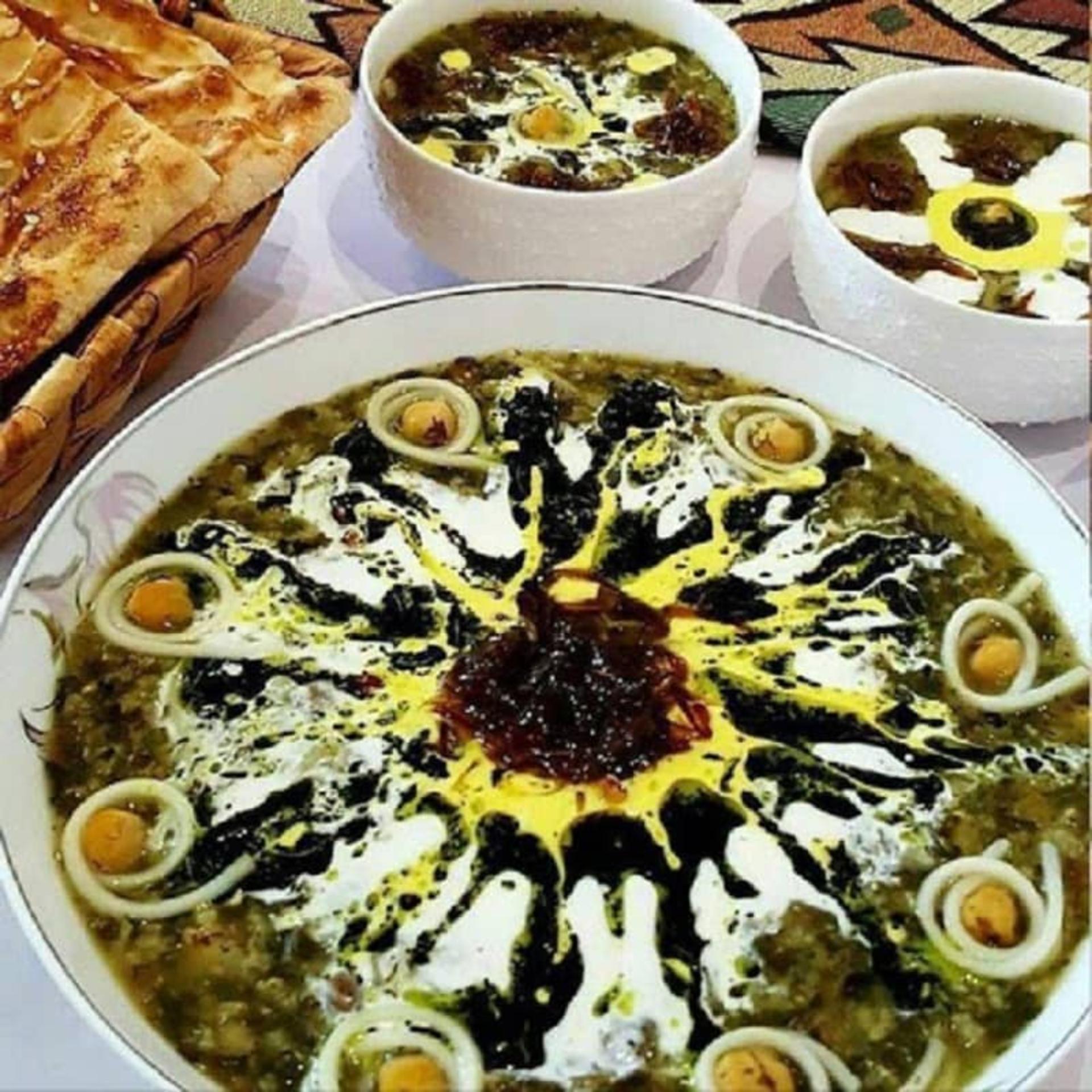 تزئین آش رشته
