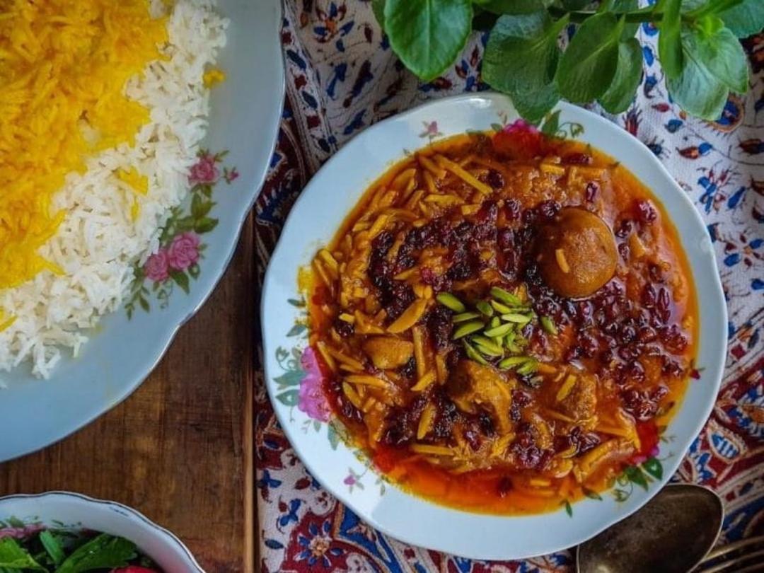طرز تهیه خورش خلال بادام