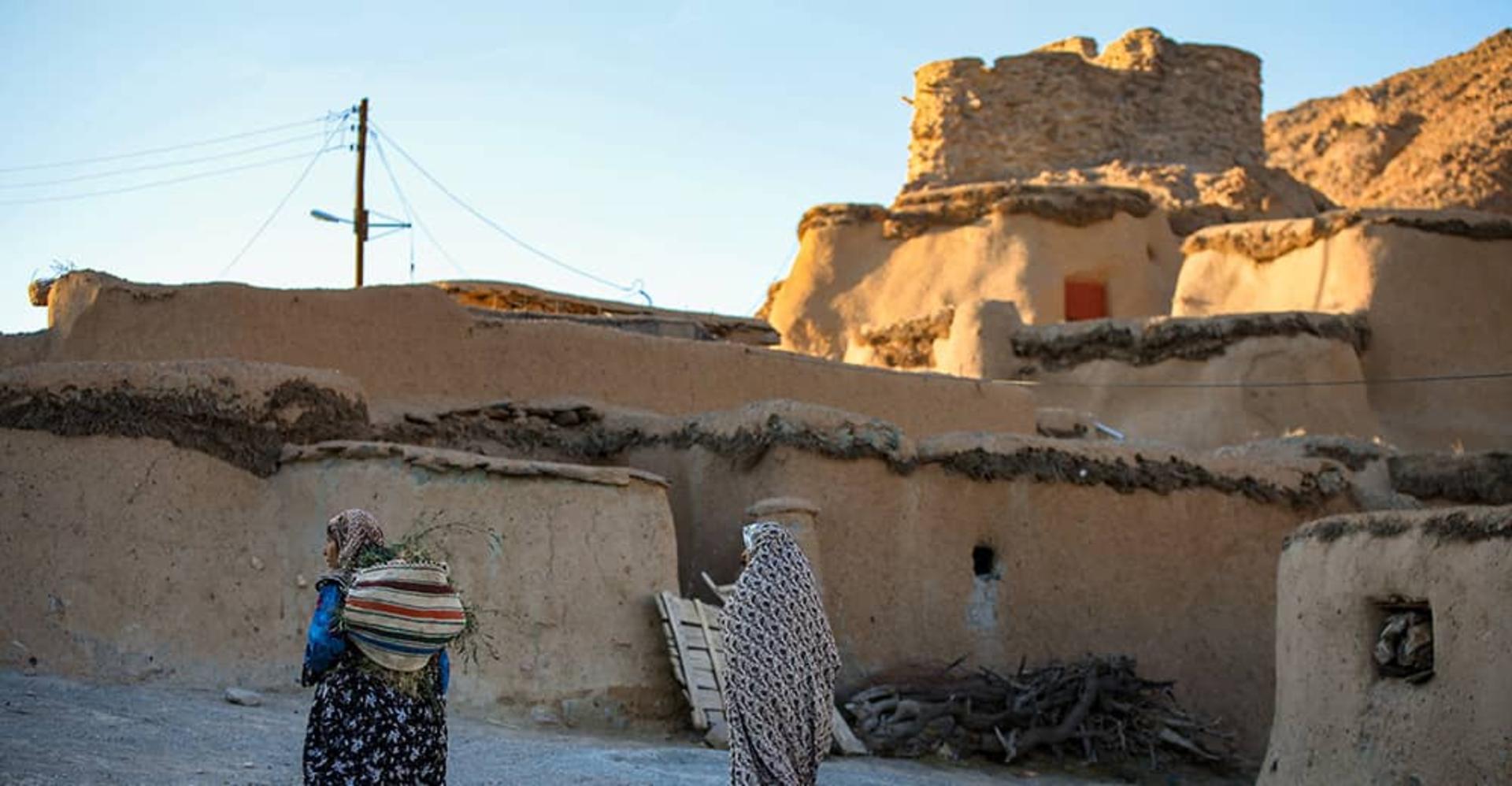 برج سنگی روستای ماخونیک