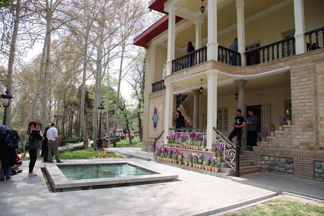 ورودی موزه خط و کتابت میر عماد در مجموعه سعد آباد