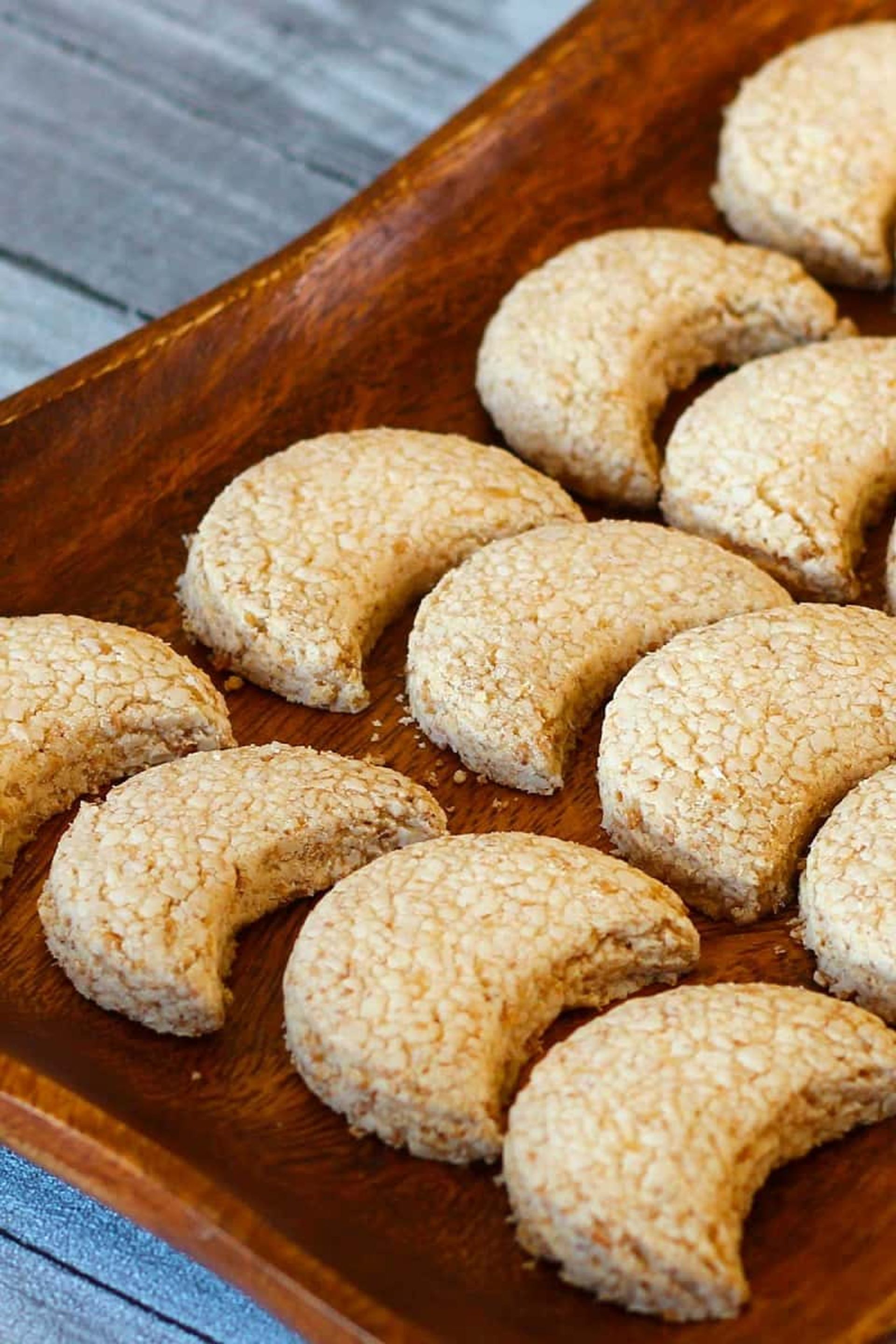 بیسکویت کارامل و بادام زمینی