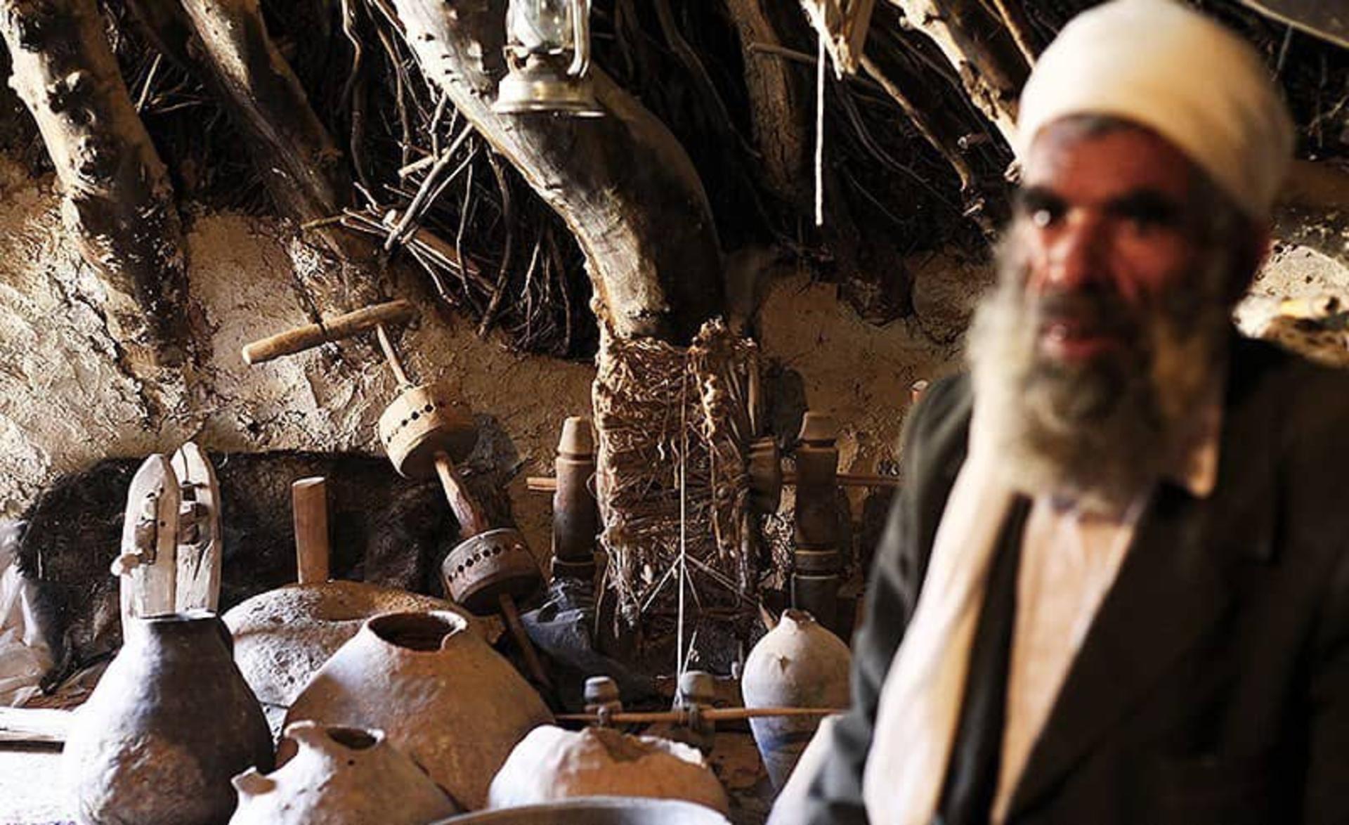 پوشاک مردان روستای ماخونیک