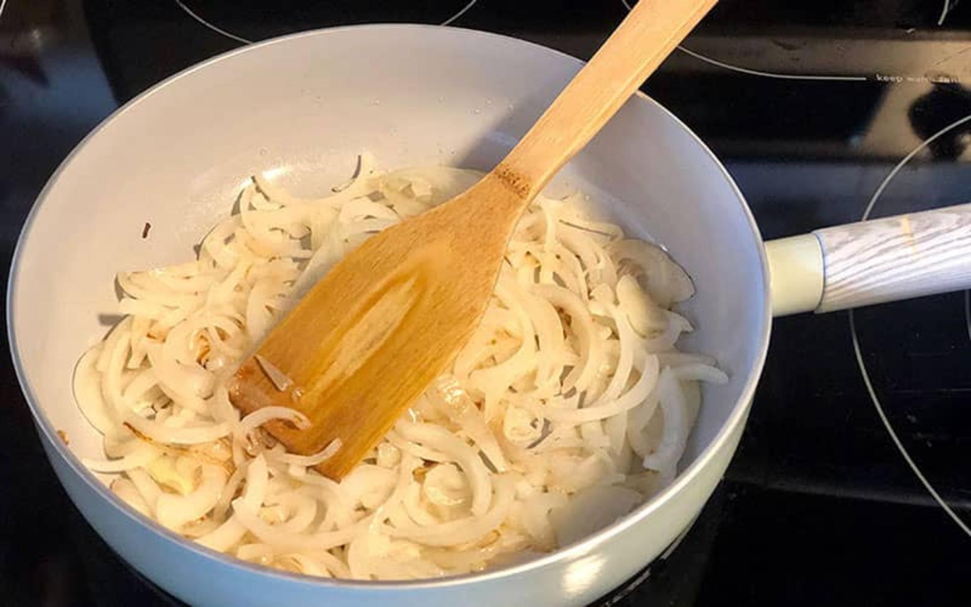 تهیه پیاز داغ