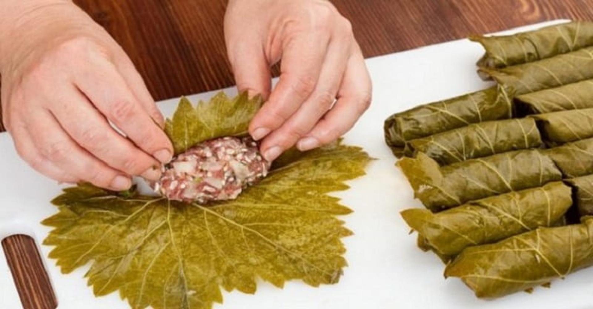 طبخ دلمه برگ مو تبریزی