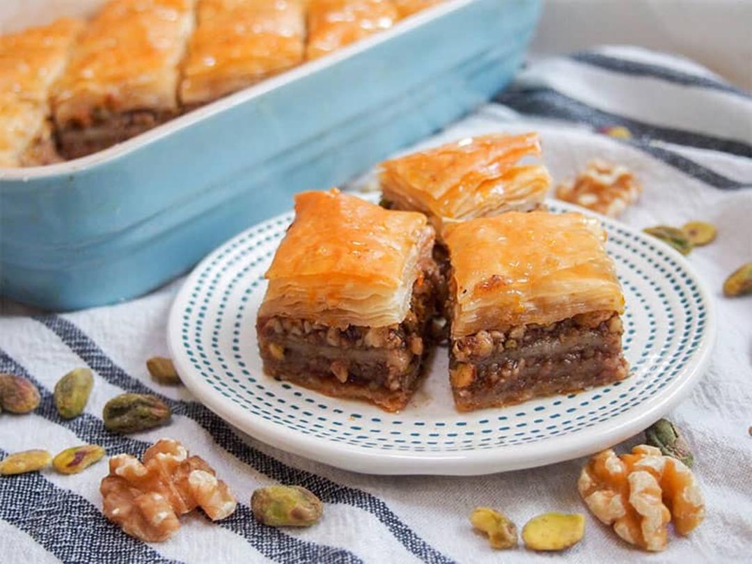 یک بشقاب باقلوا