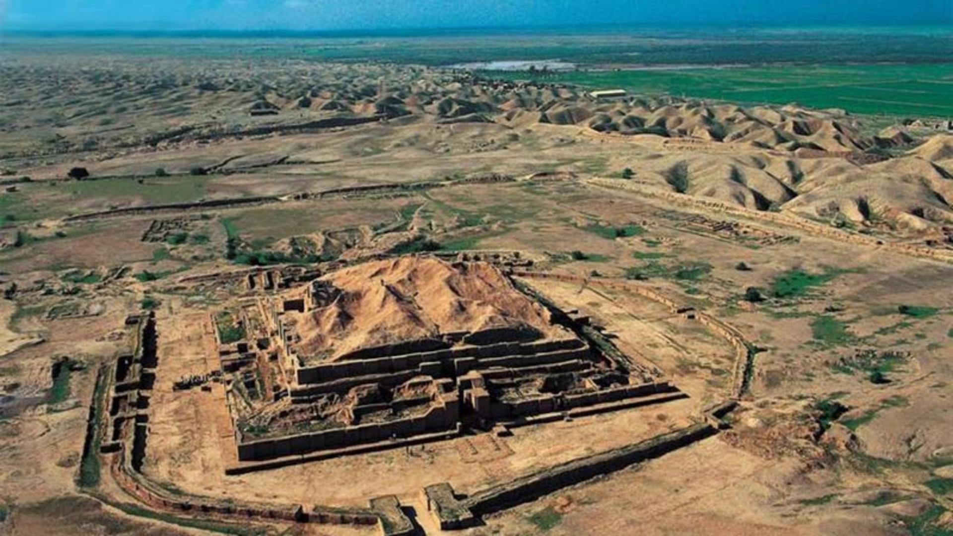 نمایی هوایی از نیایشگاه چغازنبیل