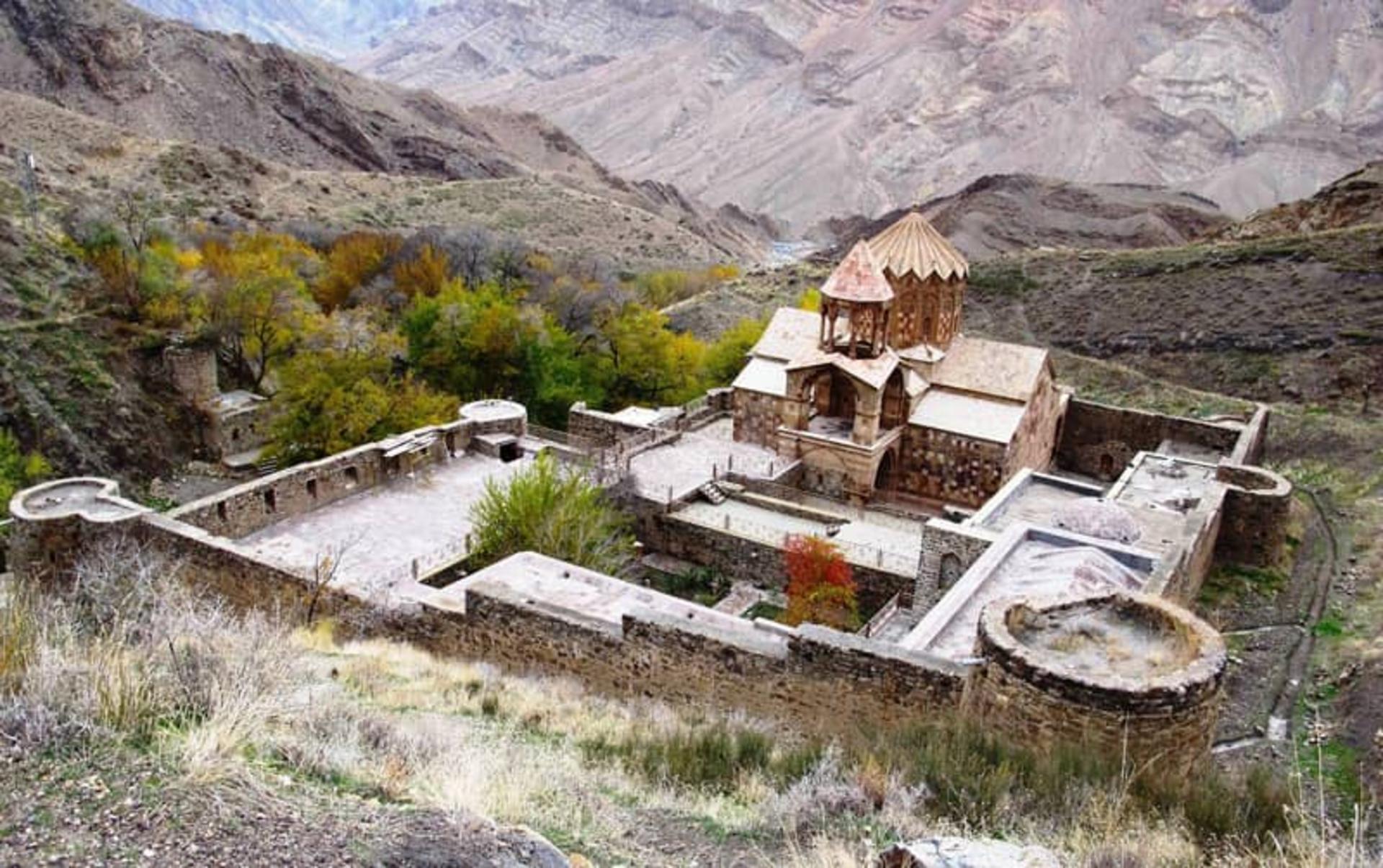 دورنمای کلیسای استپانوس آذربایجان