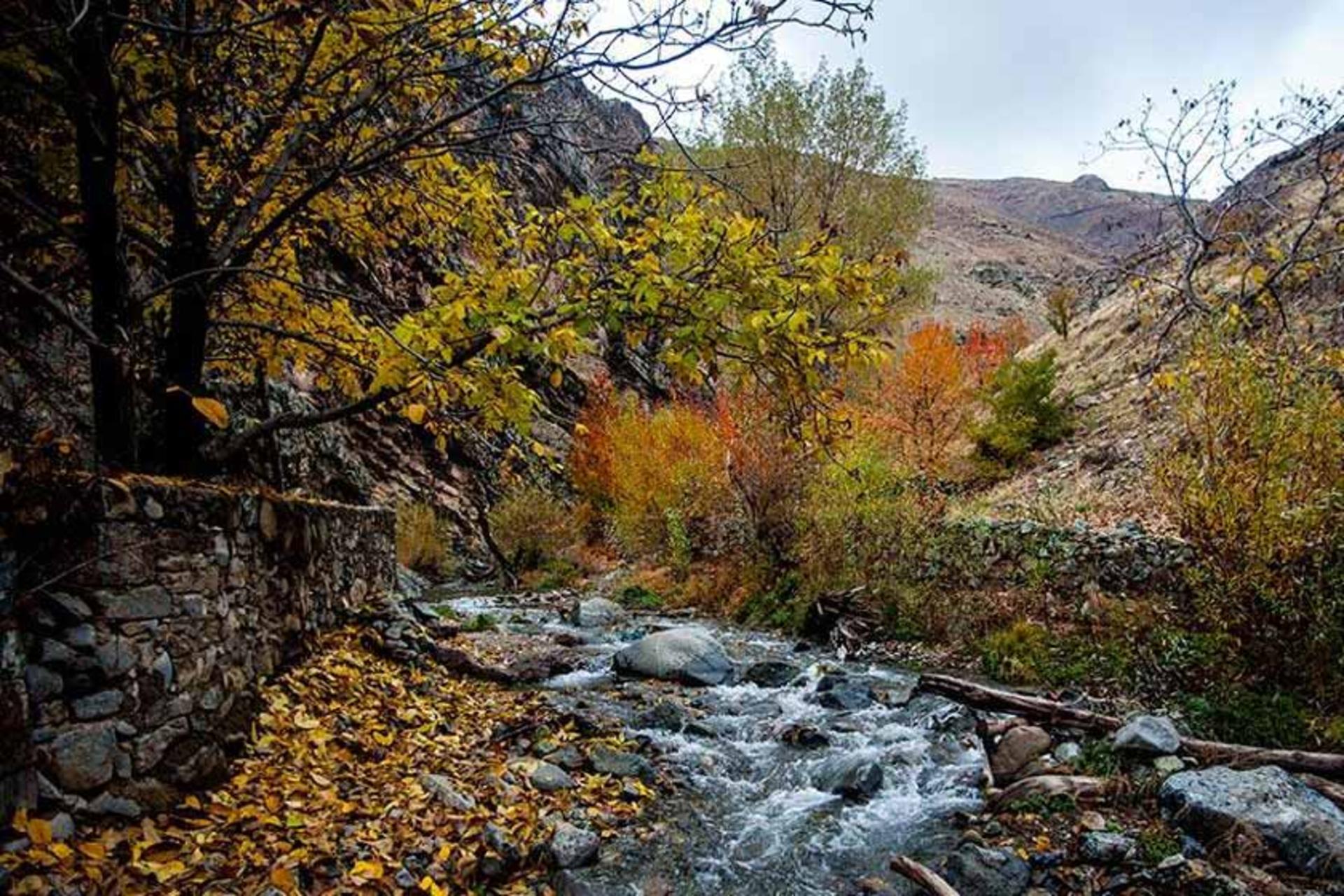 روستا و آبشار سنگان