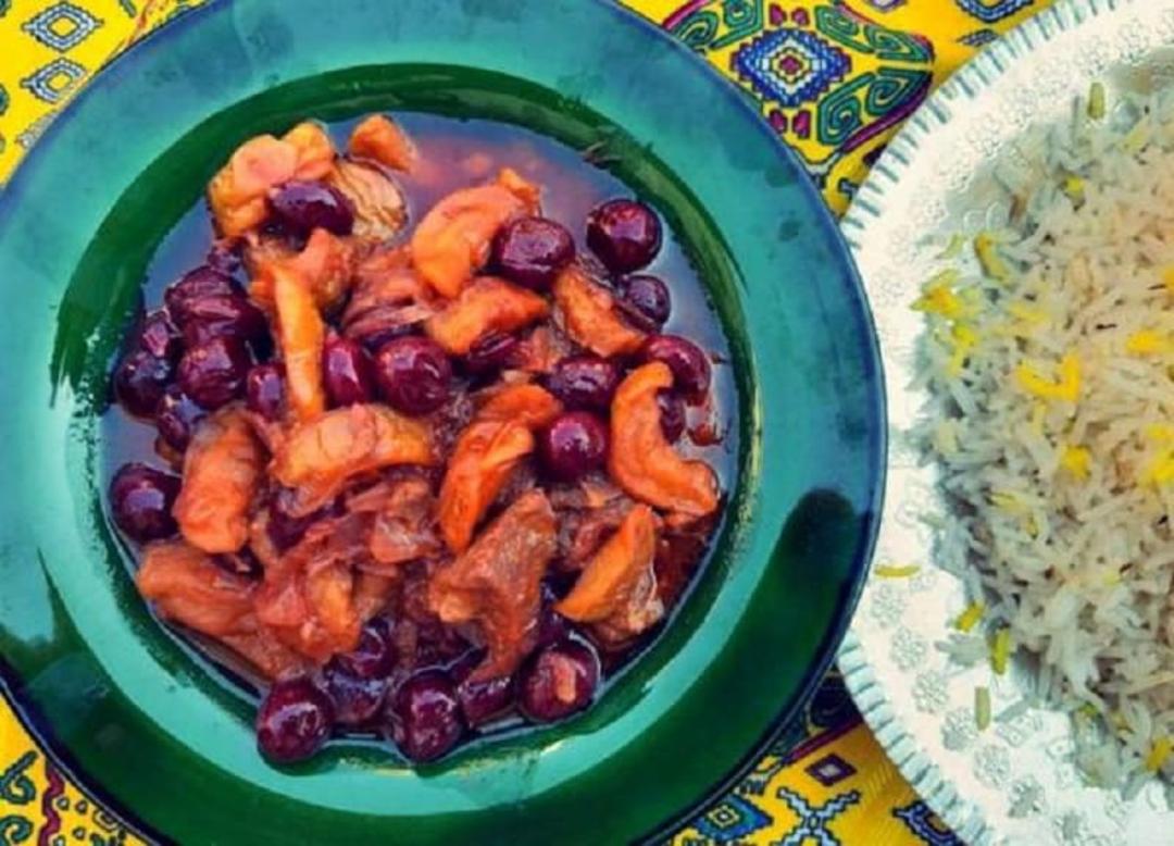 طرز تهیه خورش سیب و آلبالو