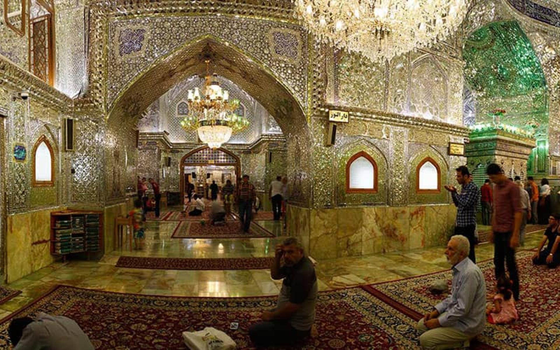 داخل حرم مطهر