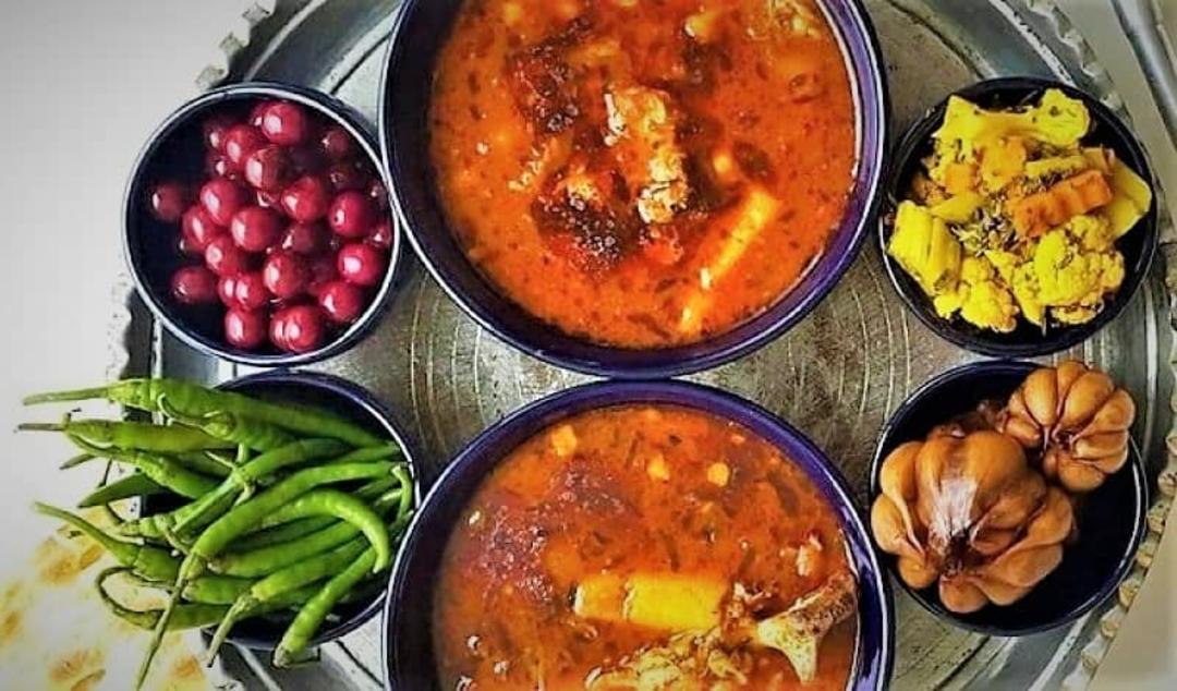 آبگوشت غوره و گوجه فرنگی