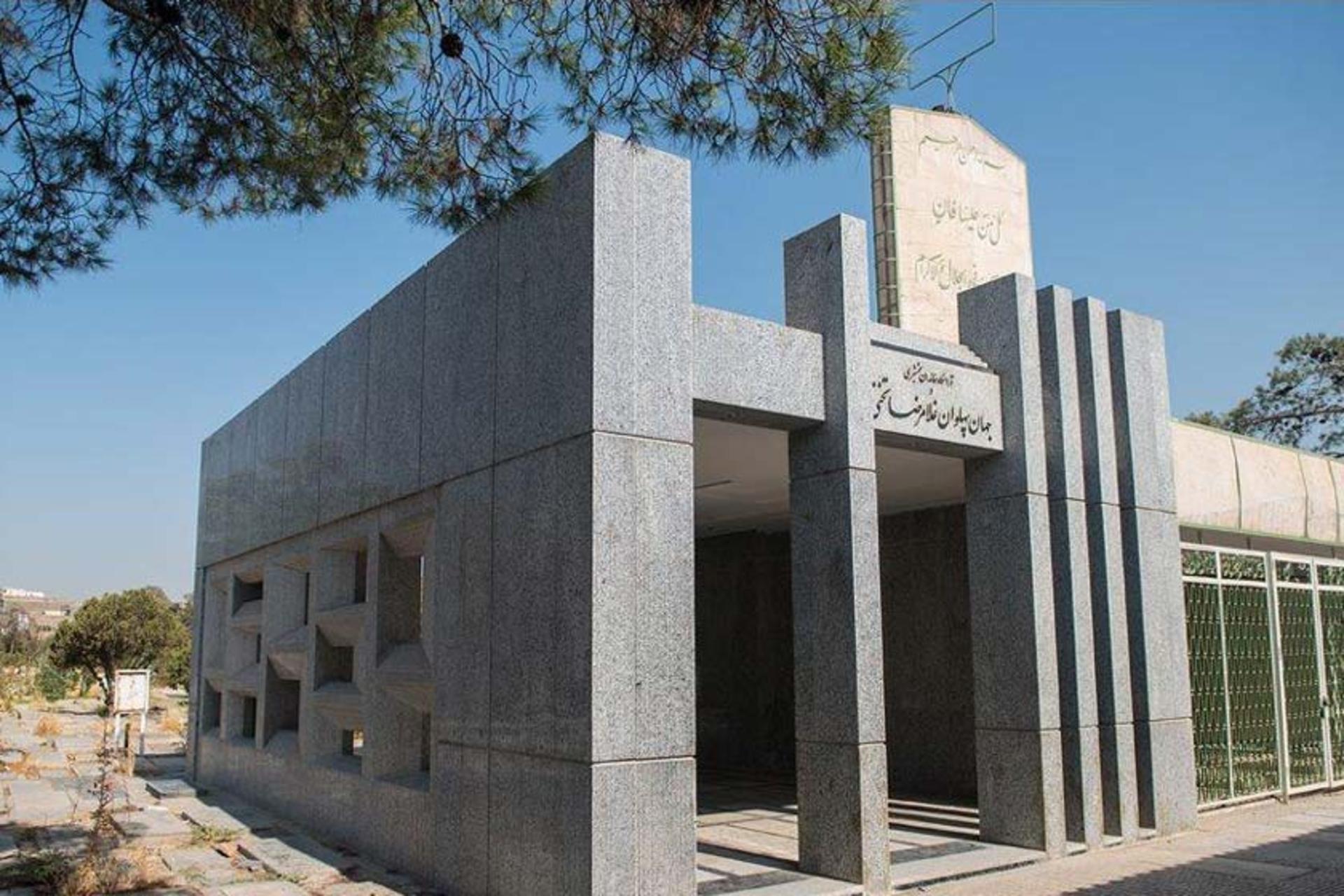 نمای بیرونی آرامگاه جهان پهلوان تختی