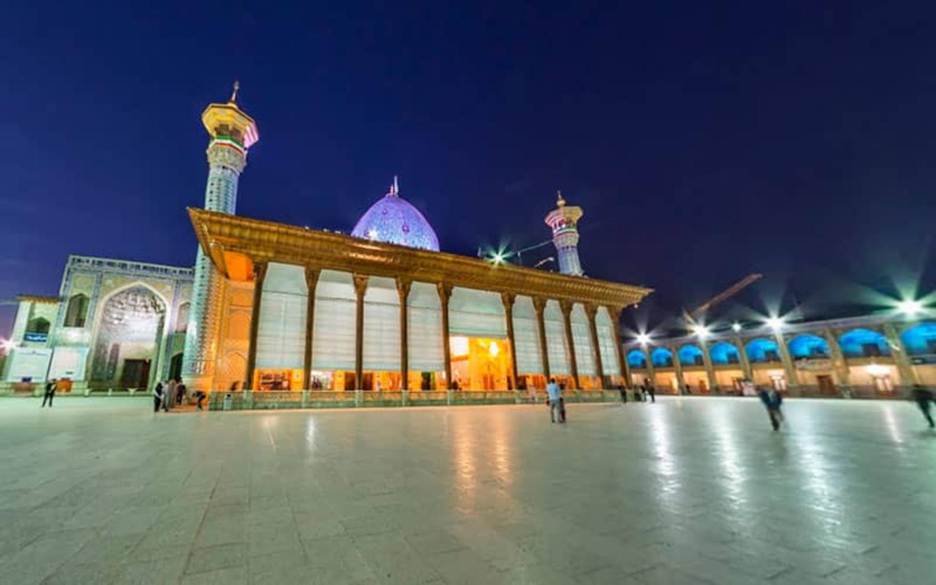 حرم شریف در طول شب
