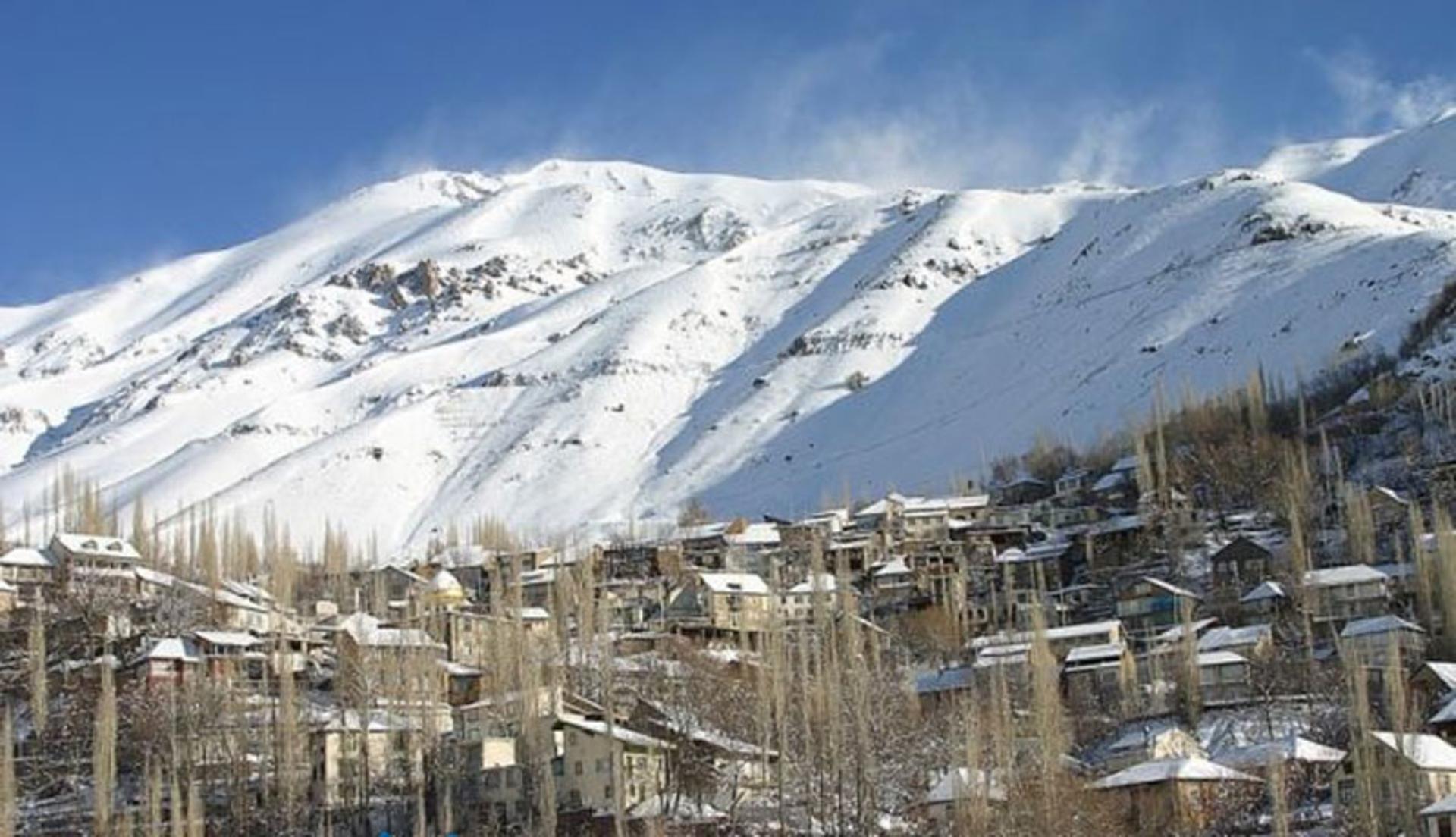 چشم اندازی زیبا از کوه های برفگیر دربندسر