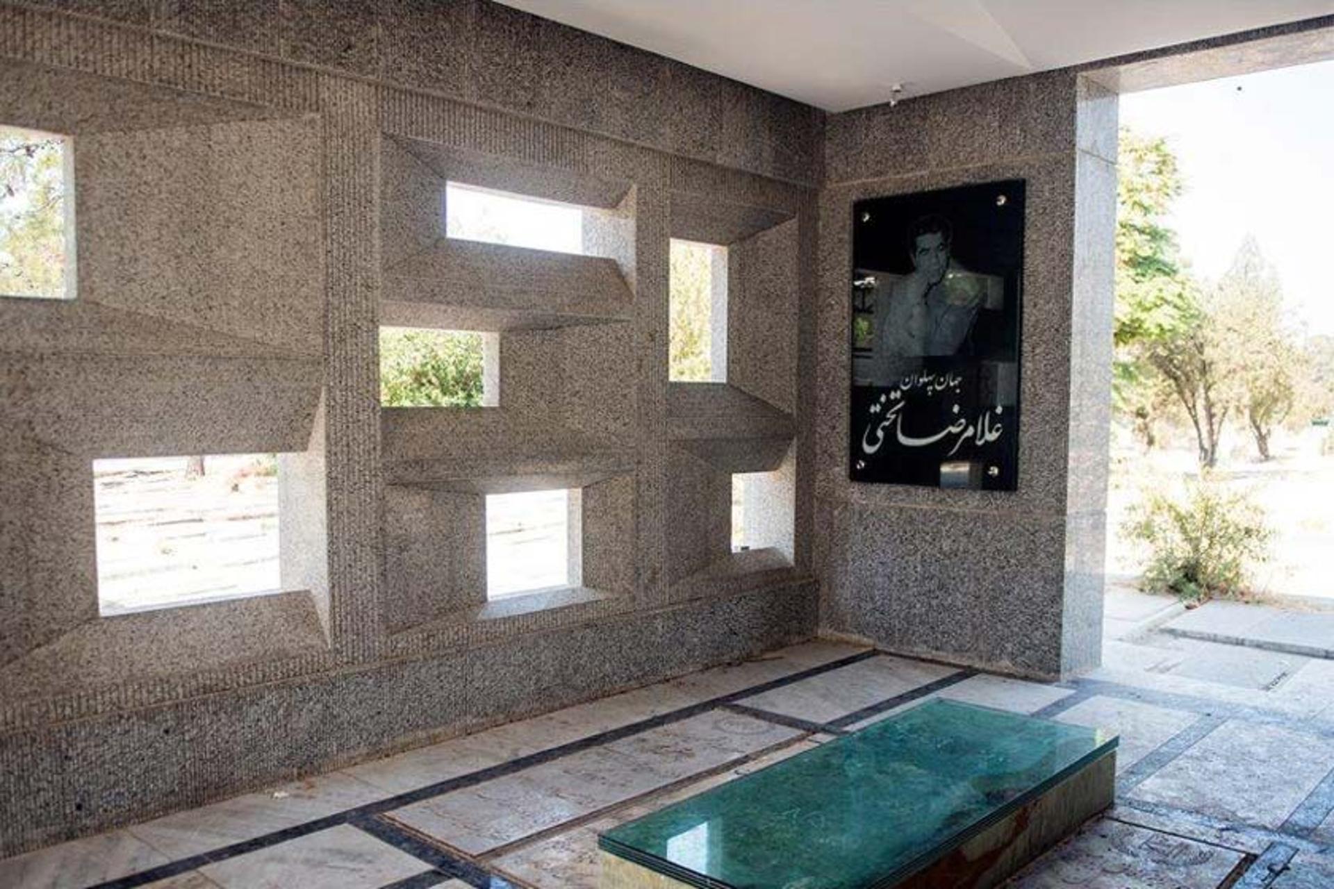 فضای داخلی آرامگاه جهان پهلوان تختی