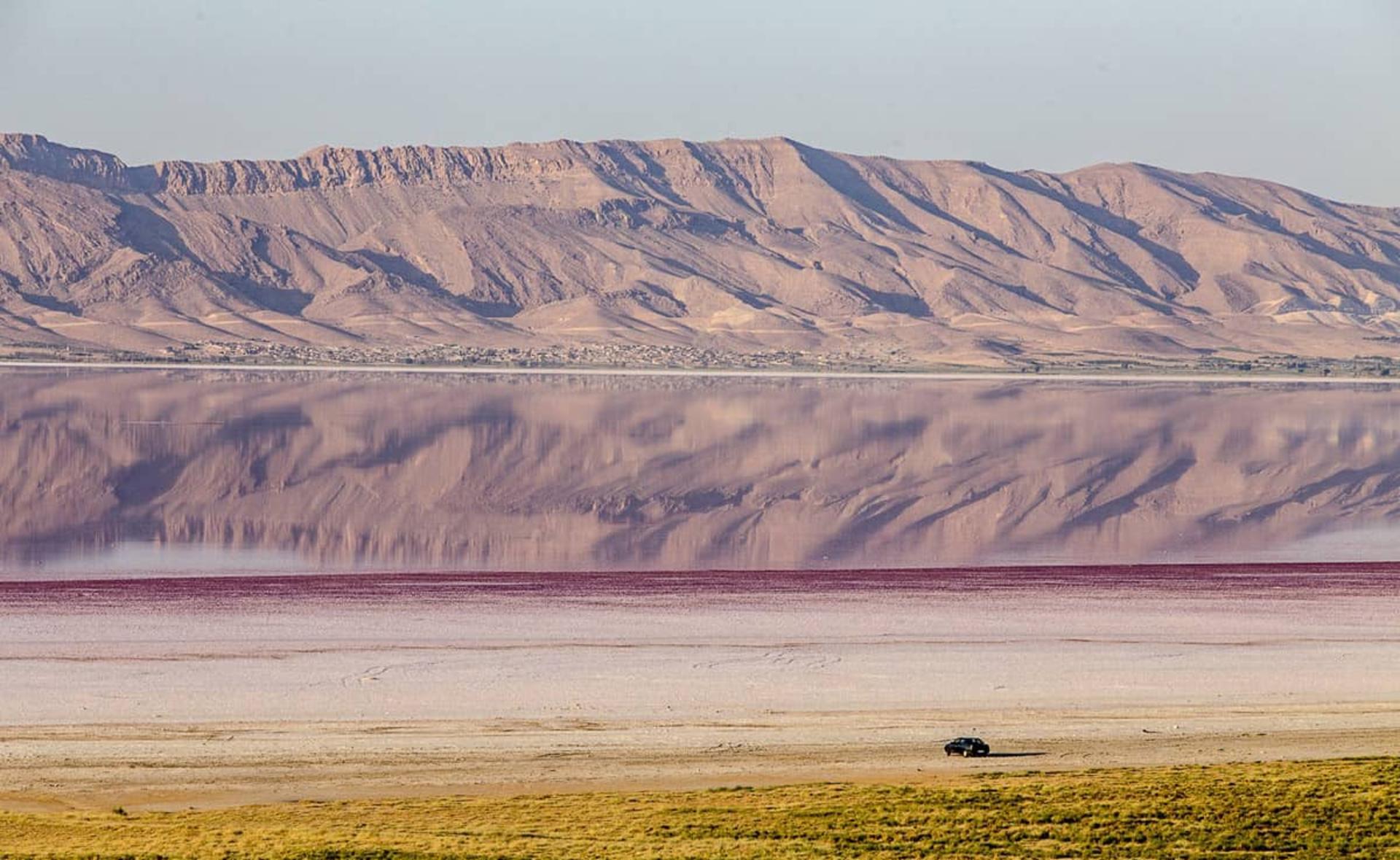 نمای دور دریاچه مهارلو