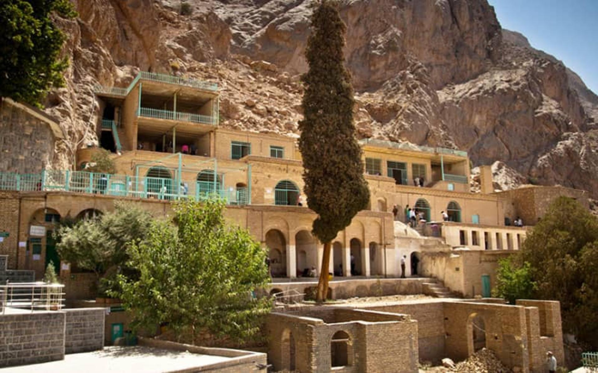 سازه های آتشکده چک چک اردکان