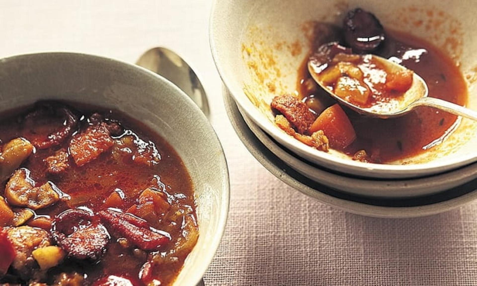 سوپ شاه بلوط و سوسیس گوشت