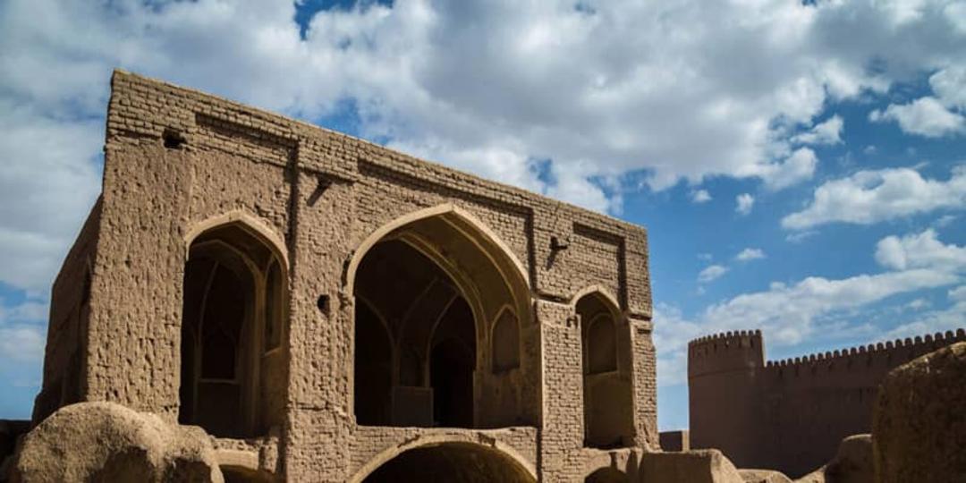 بنای دو طبقه ارگ راین