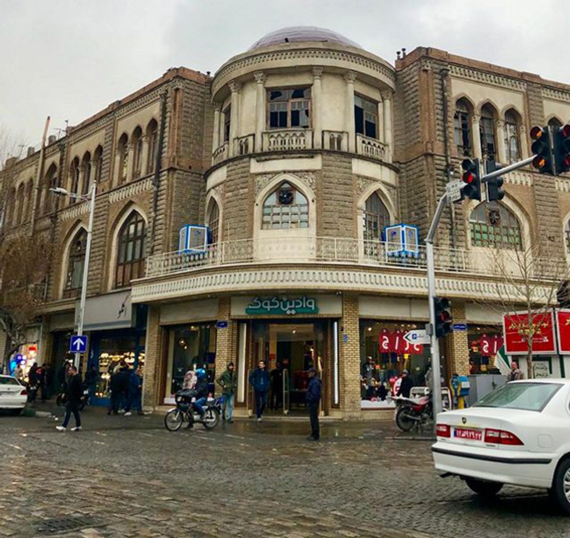 محل سینما تابان سابق در خیابان لاله زار
