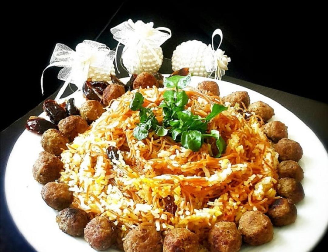 طرز تهیه رشته پلو با گوشت چرخ‌کرده