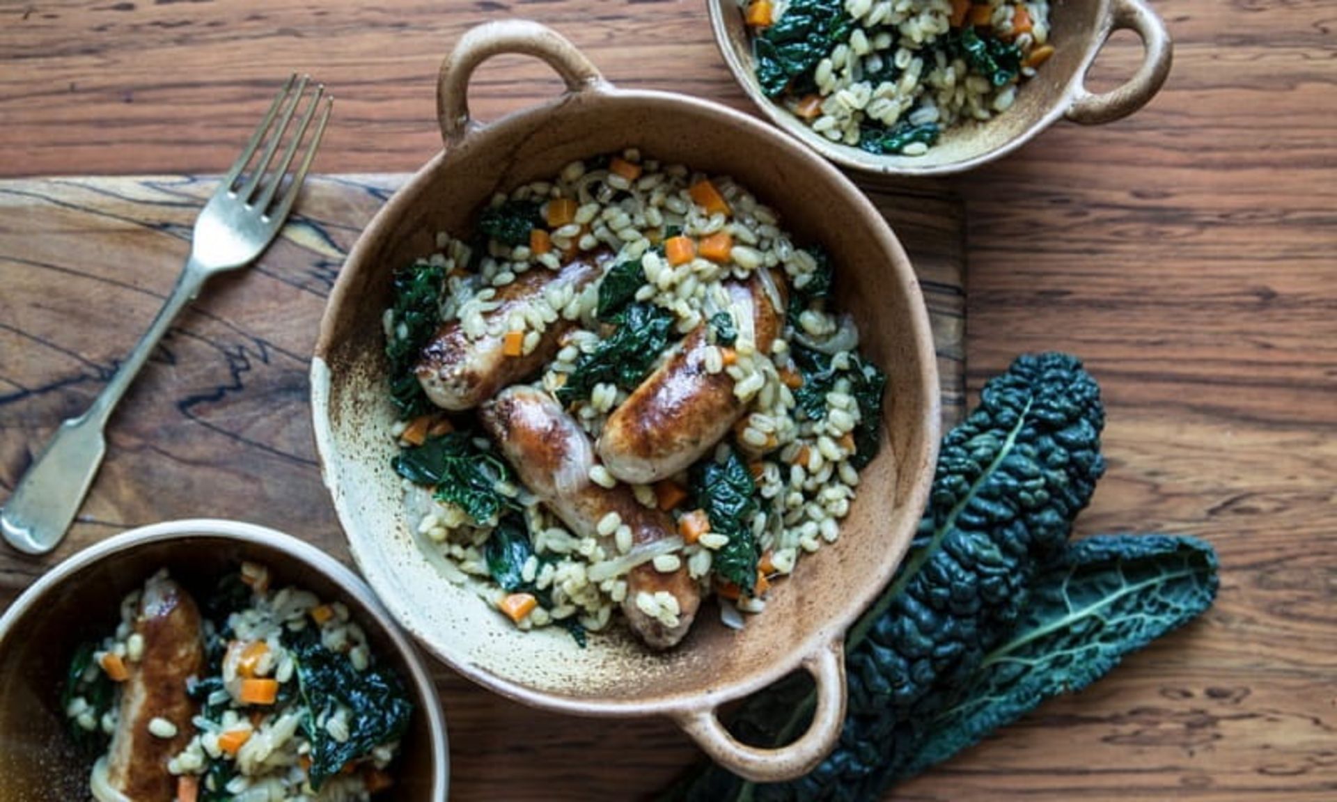 خورش سوسیس، کلم برگ و جو