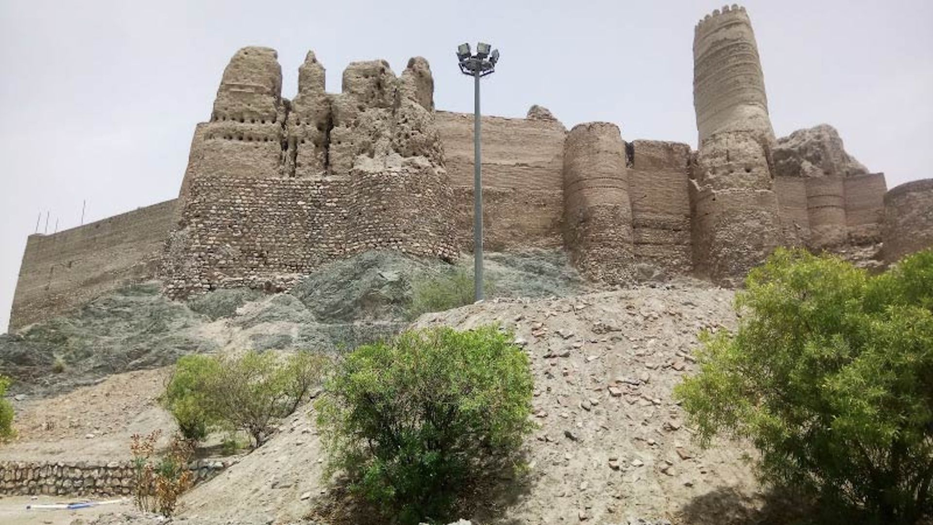 قلعه منوجان