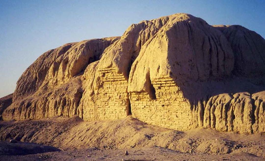 بقایای ساخت و ساز انسان ها در تپه سیلک