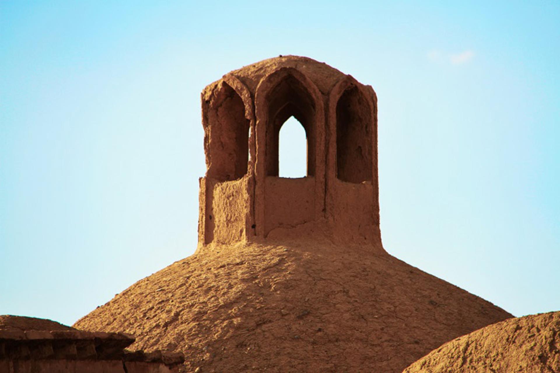 معماری حوضخانه عمارت شترگلوی ماهان