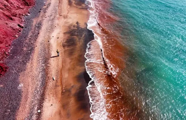 عکس ساحل سرخ هرمز