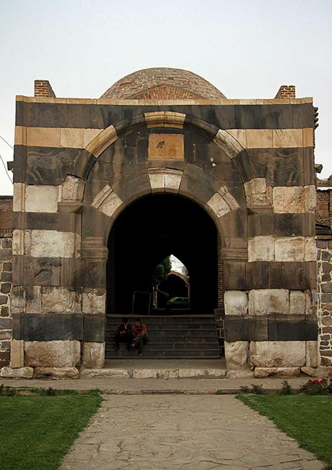 دروازه سنگی