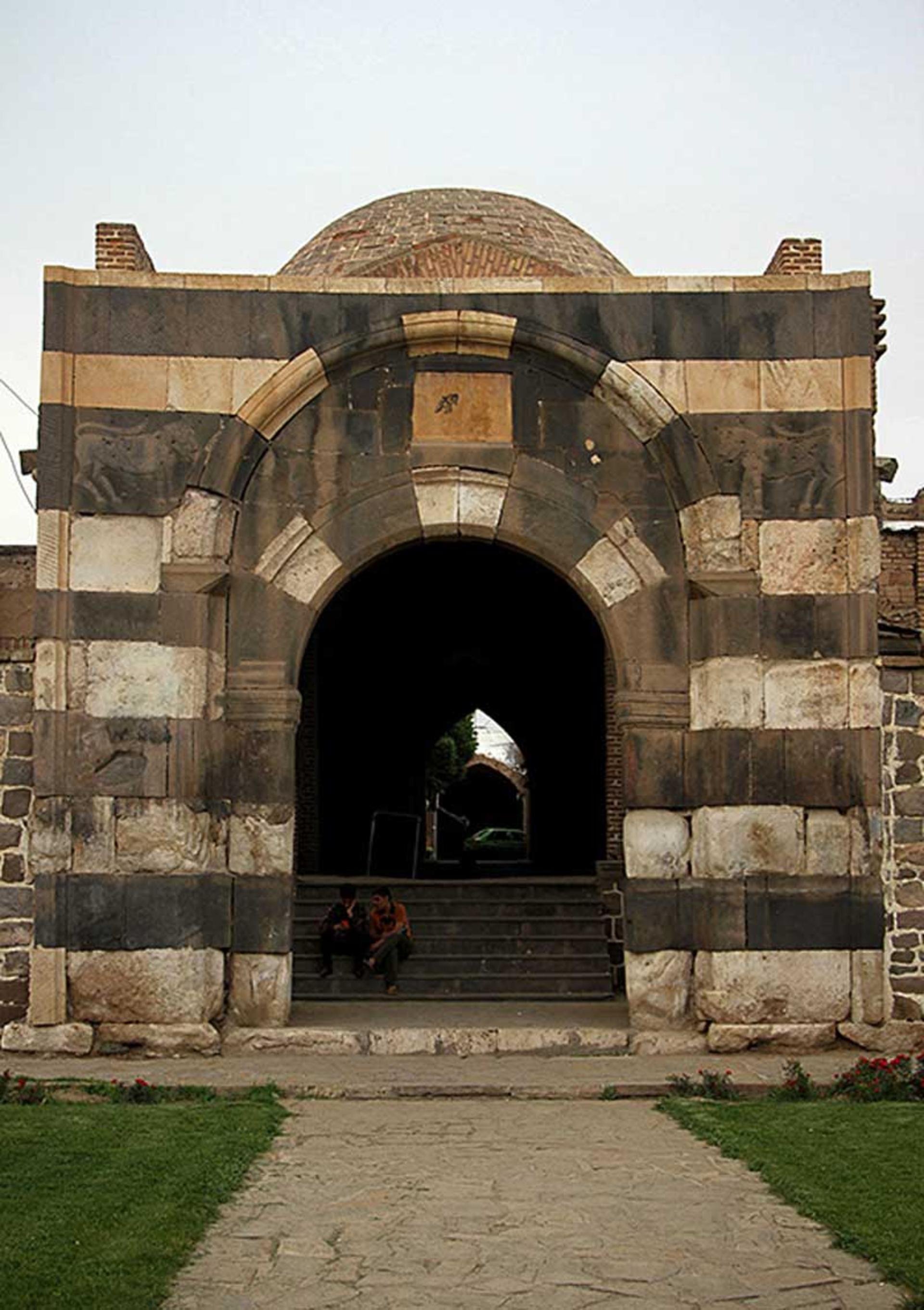 دروازه سنگی