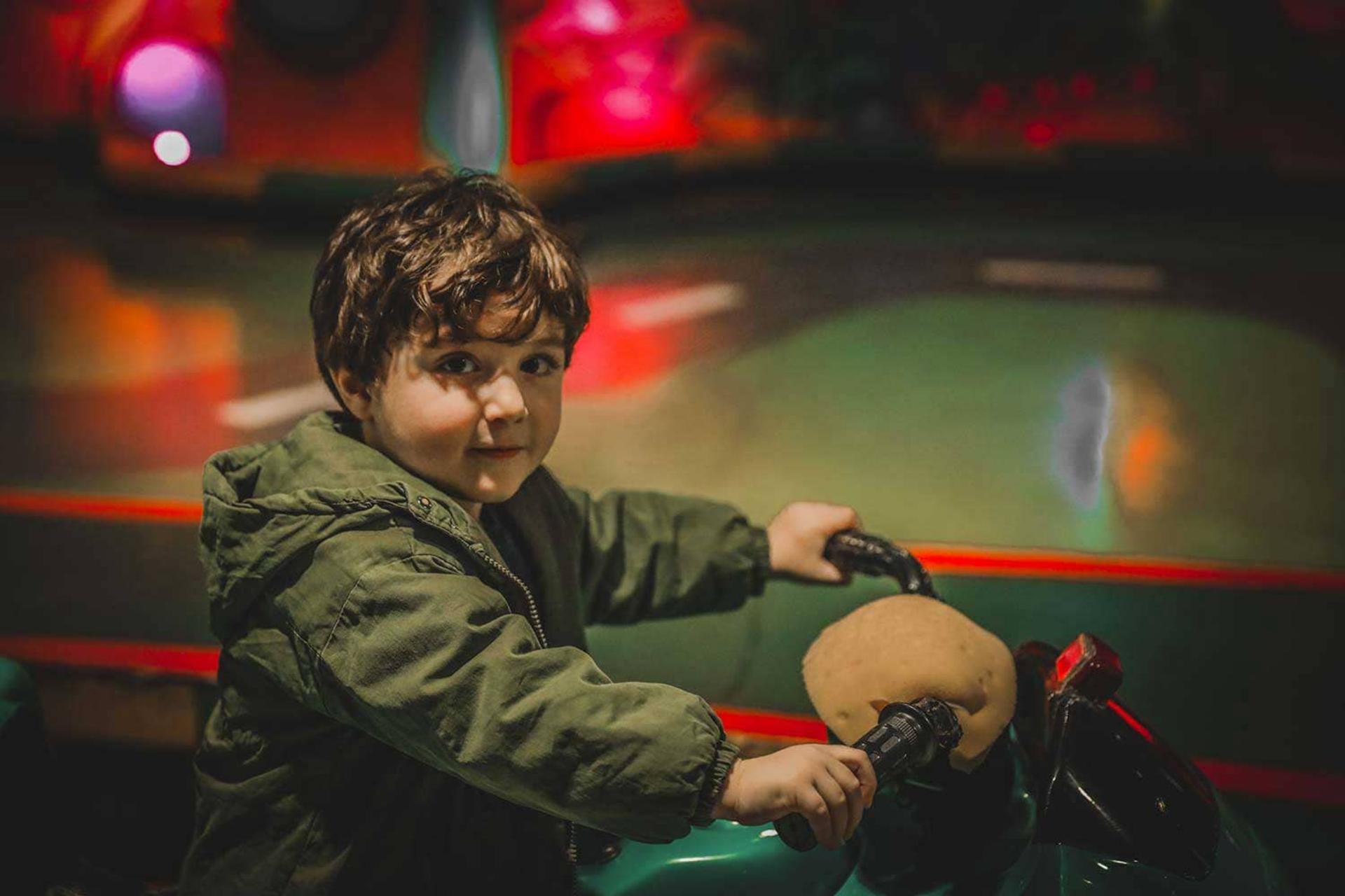 ماشین کودک شهربازی سرزمین عجایب
