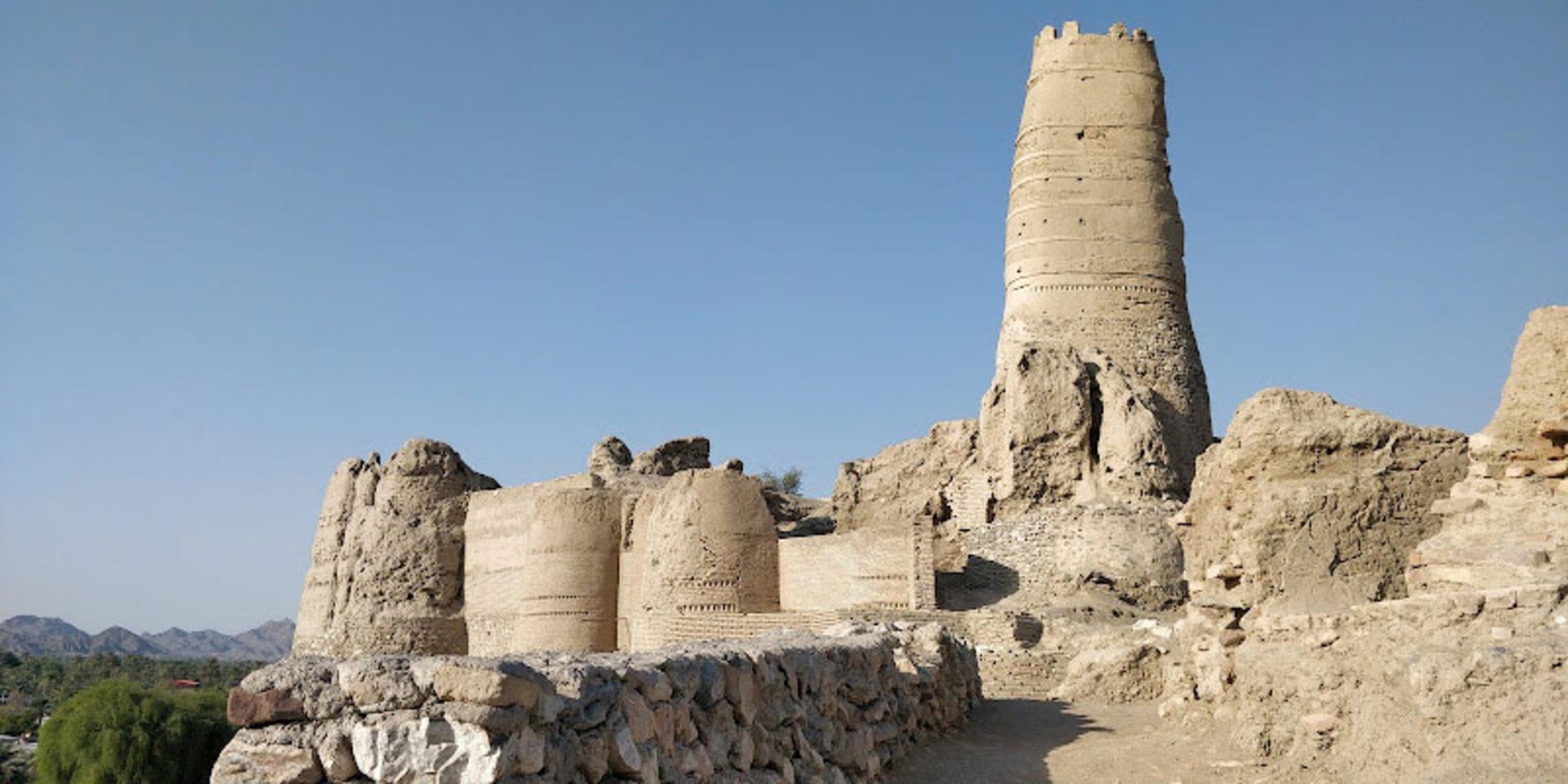 قلعه منوجان