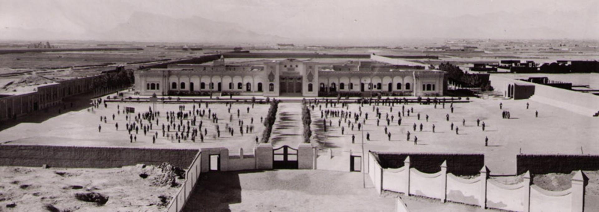 کس قدیمی خوابگاه شبانه روزی دانش آموزان دبستان و دبیرستان مارکار