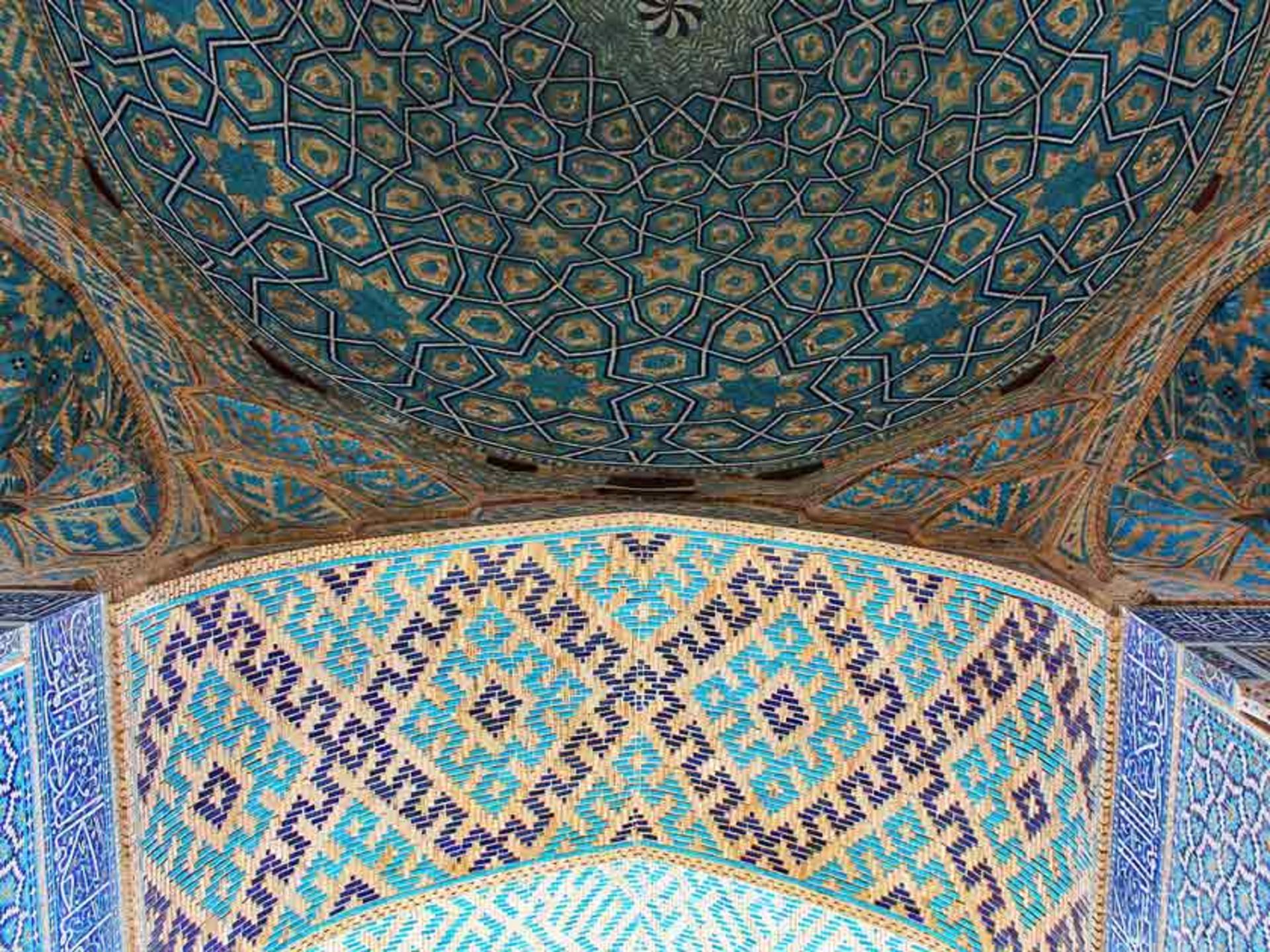 کاشی‌کاری‌های دیدنی در مسجد جامع یزد