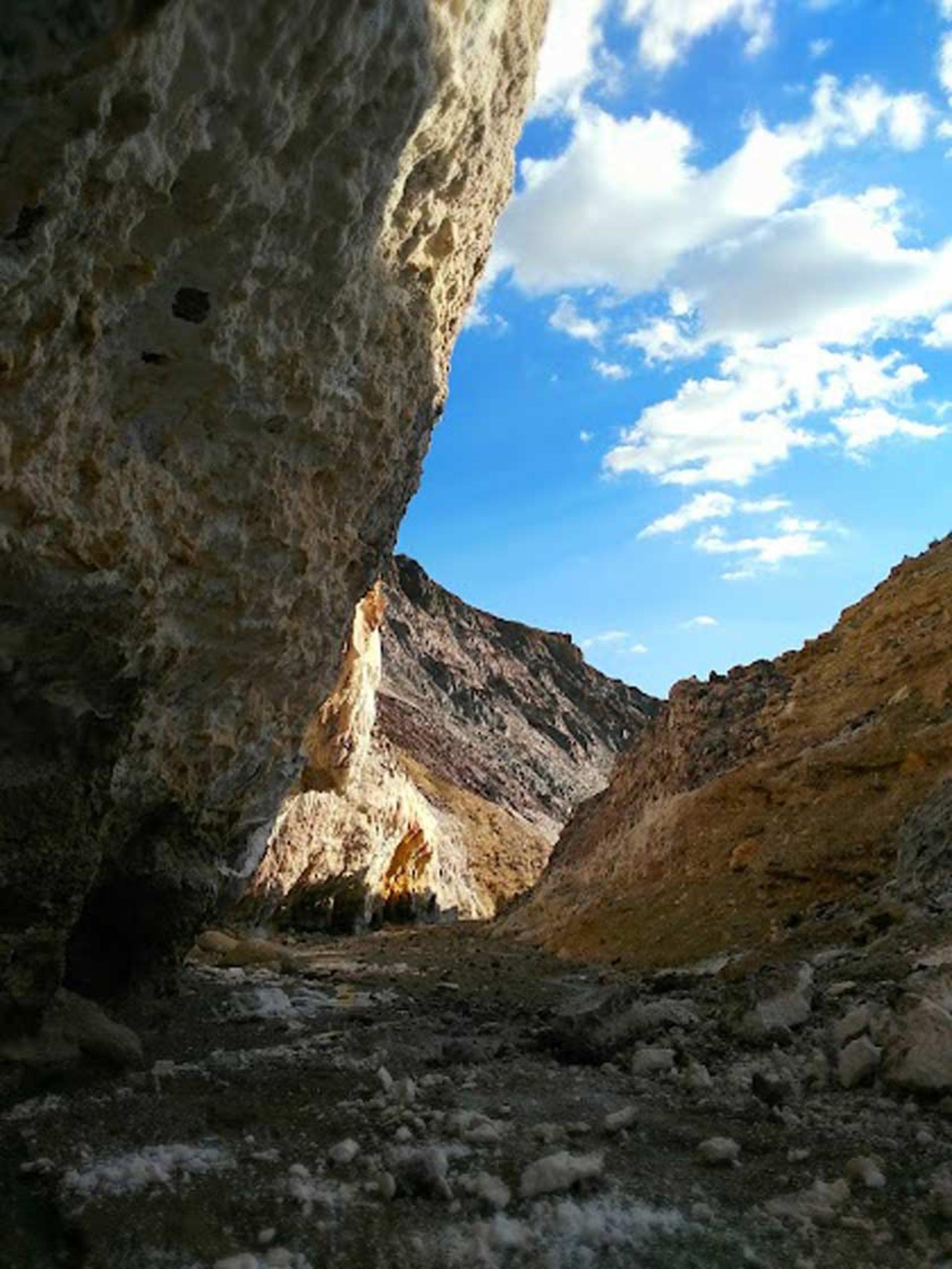 گنبدهای نمکی خرسین و غار خرسین