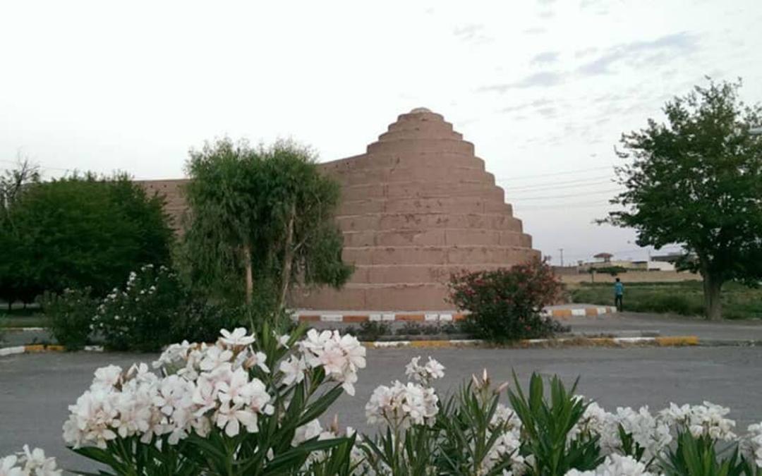 یخدان‌های دوقلو سیرجان