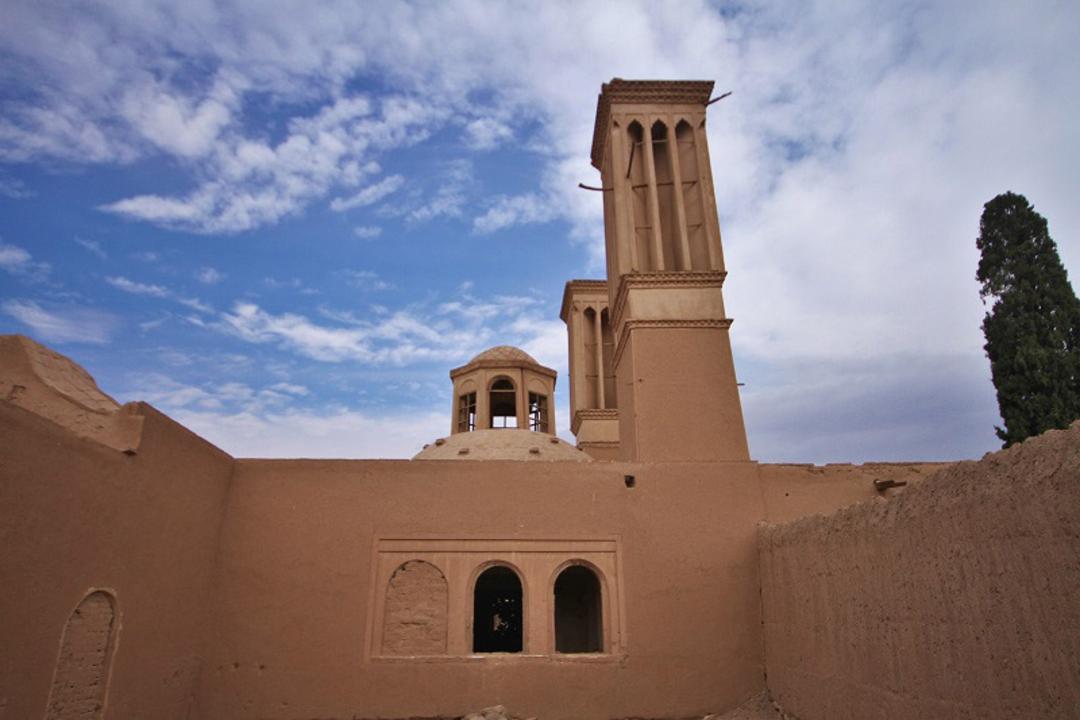 بنای تاریخی عمارت شترگلوی ماهان
