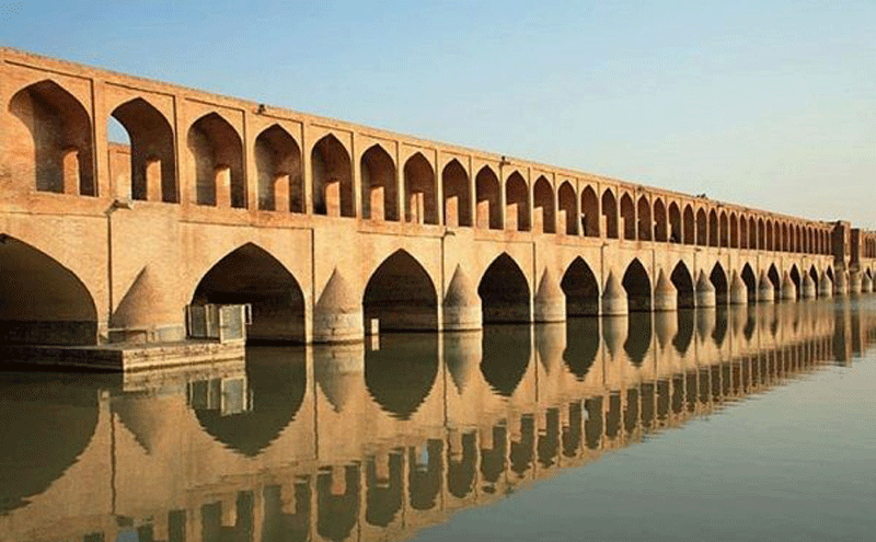 سی و سه پل